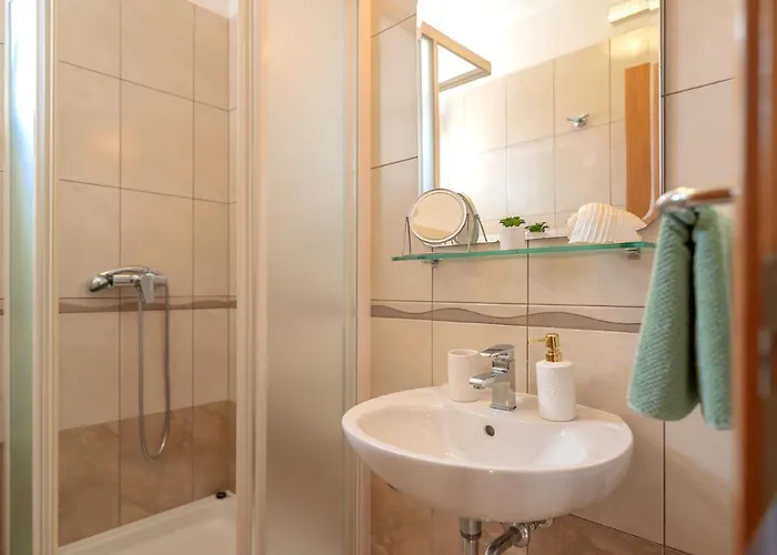 Fio - Hvar * חוואר