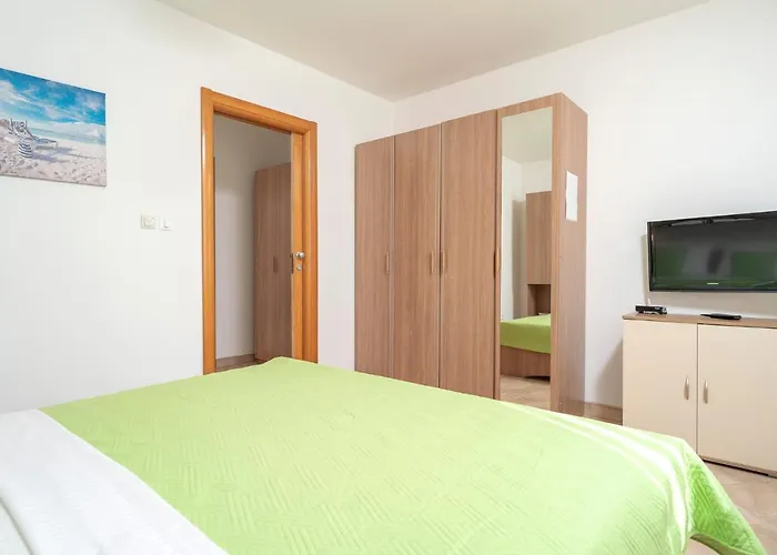 Fio - Hvar * חוואר