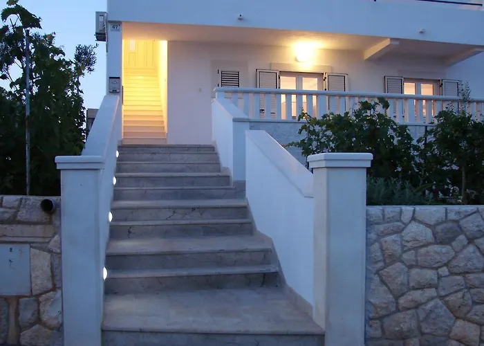 Fio - Hvar * חוואר