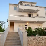 Fio - Hvar * هفار
