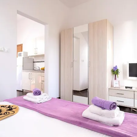 Fio - Hvar Apartment