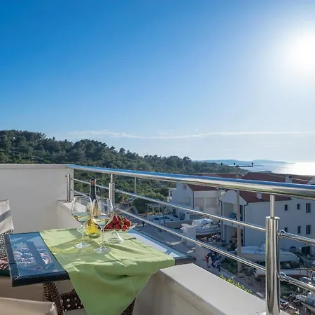 Fio - Hvar Apartmán *