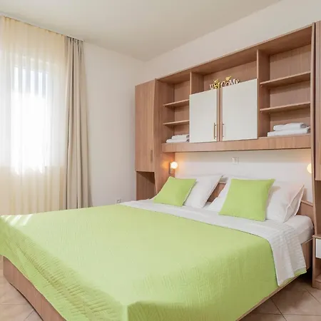 Fio - Hvar Apartmán *
