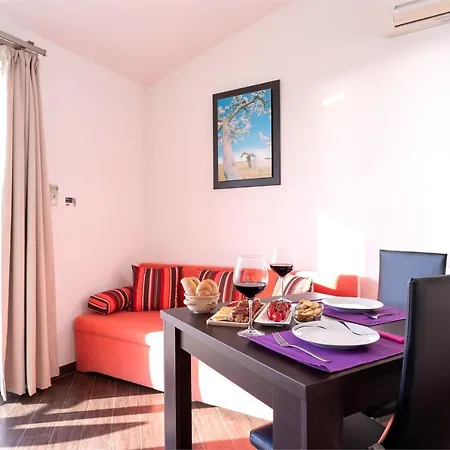 Fio - Hvar * חוואר