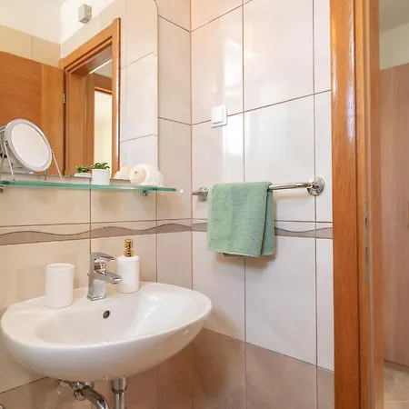 Fio - Hvar Apartmán