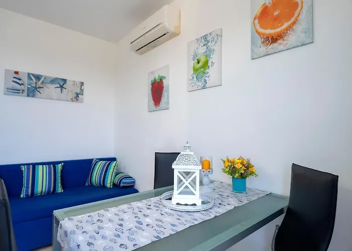 Fio - Hvar Apartament *