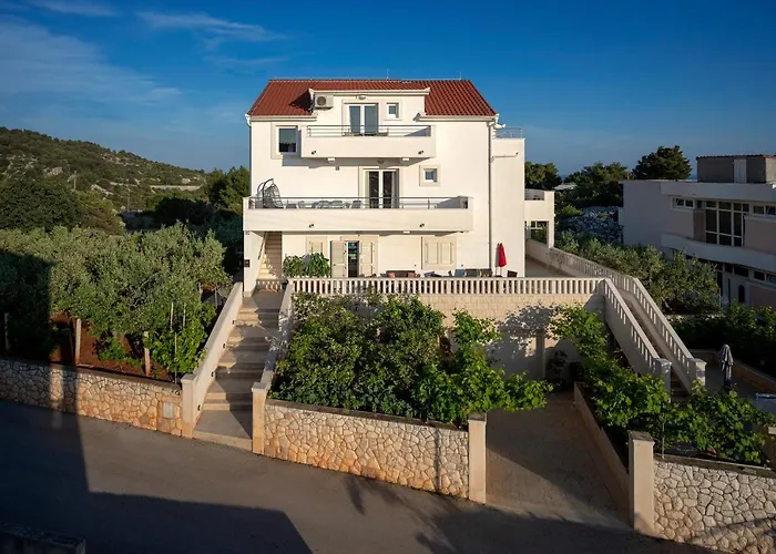 Fio - Hvar Apartament *