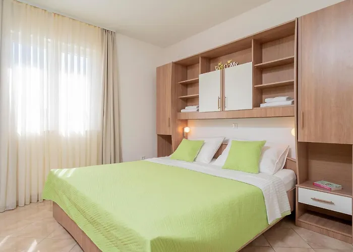 Fio - Hvar Apartament *