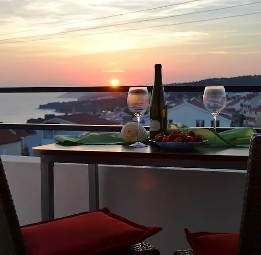 Fio - Hvar Apartament *